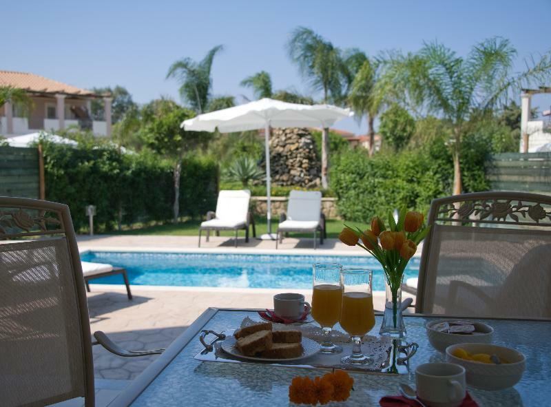 Mamfredas Luxury Resort Планос Экстерьер фото