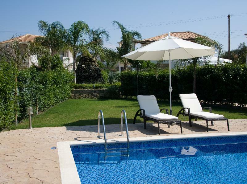 Mamfredas Luxury Resort Планос Экстерьер фото